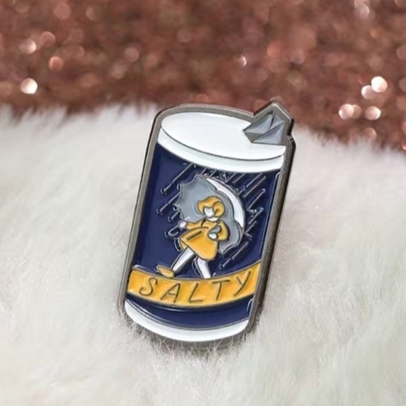 Salty 🧂  pin brooch - Picture 4 of 5